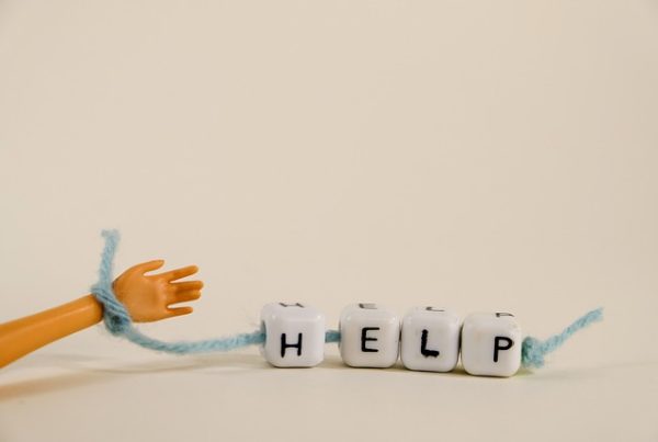 Hand mit Hilfe